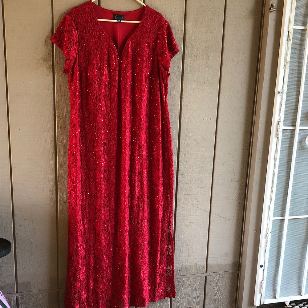 CONNECTED APPAREL Red Lace Short-Sleeve V-Neck Maxi Dress - Picture 4 of 14